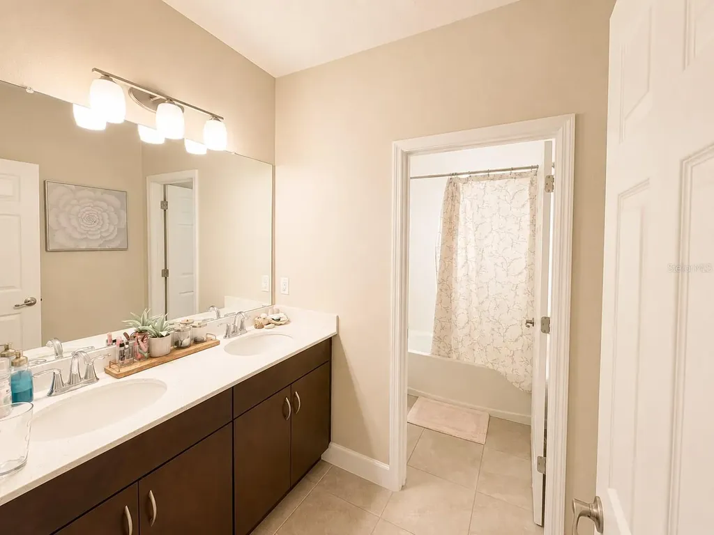 6118 Voyagers Place Apollo Beach FL 33572