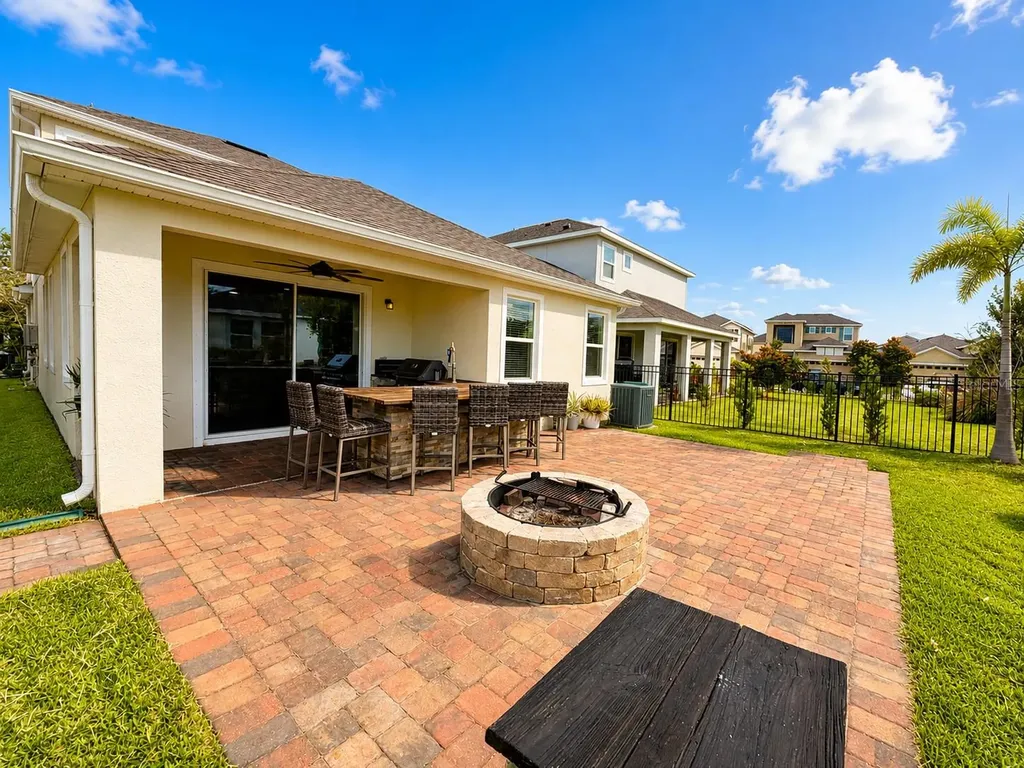 6118 Voyagers Place Apollo Beach FL 33572