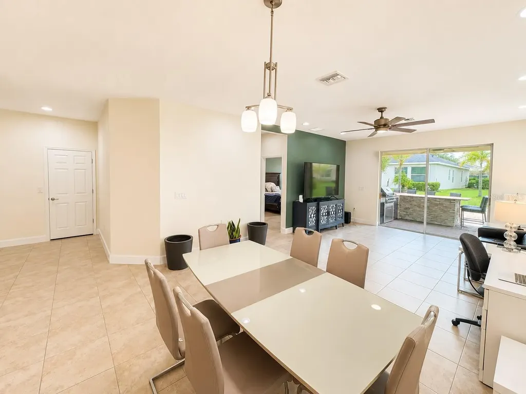 6118 Voyagers Place Apollo Beach FL 33572