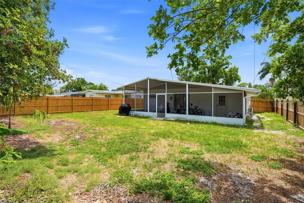 4027 Huntington Street NE St Petersburg FL 33703