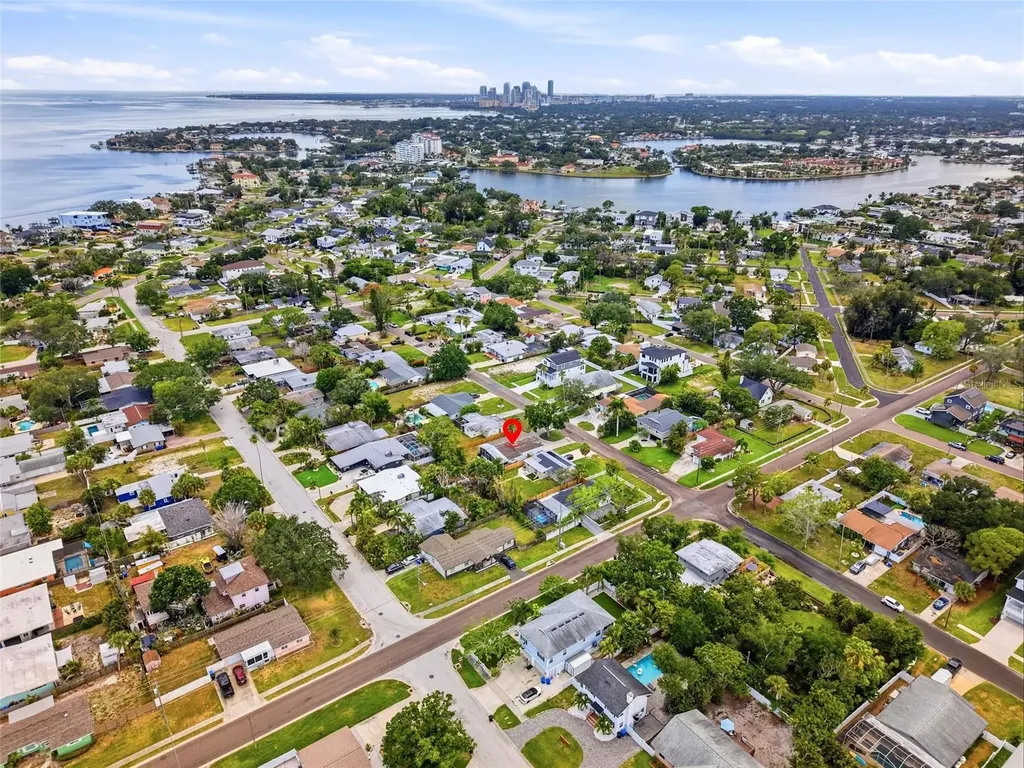 4027 Huntington Street NE St Petersburg FL 33703