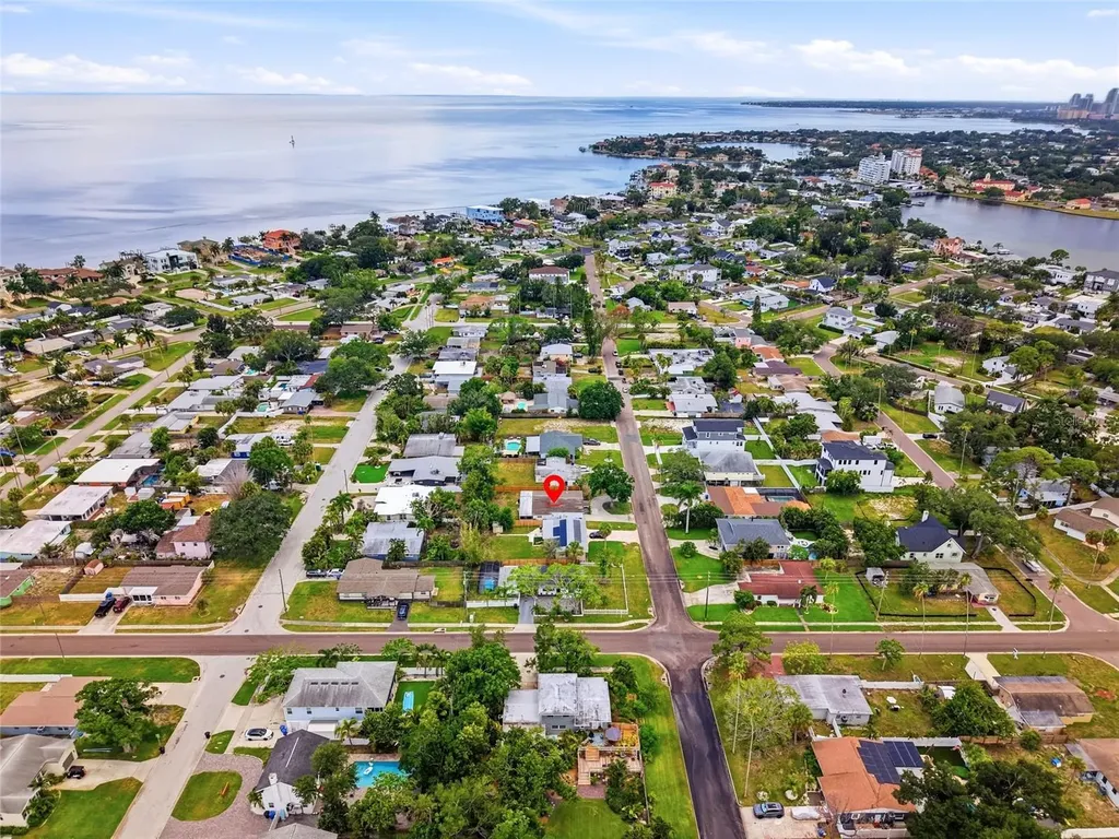 4027 Huntington Street NE St Petersburg FL 33703