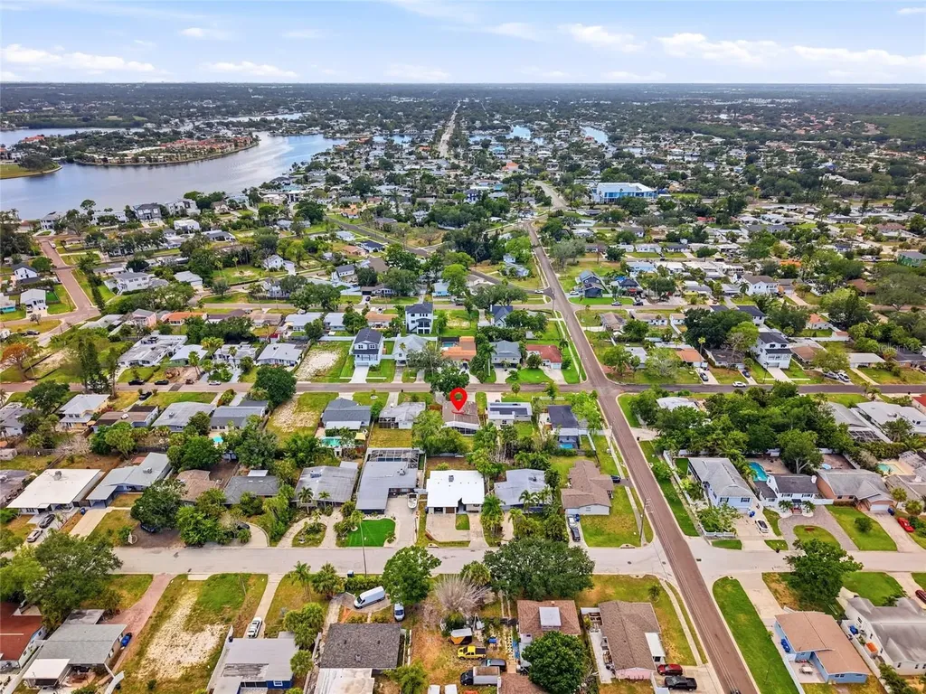 4027 Huntington Street NE St Petersburg FL 33703