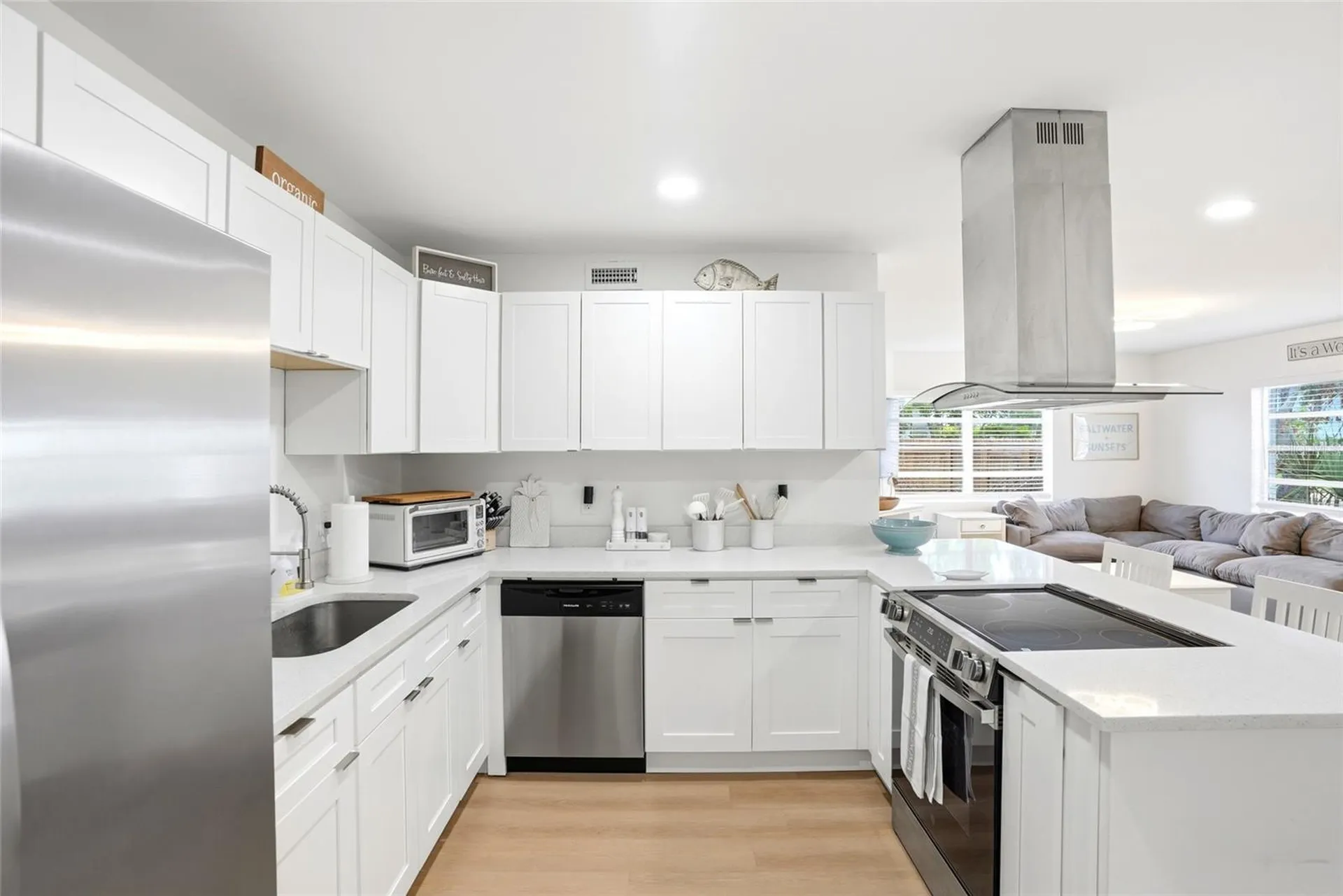 4027 Huntington Street NE St Petersburg FL 33703