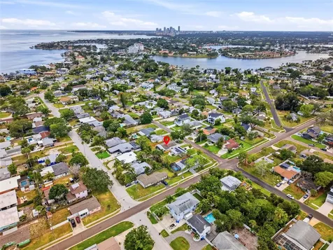 4027 Huntington Street NE St Petersburg FL 33703