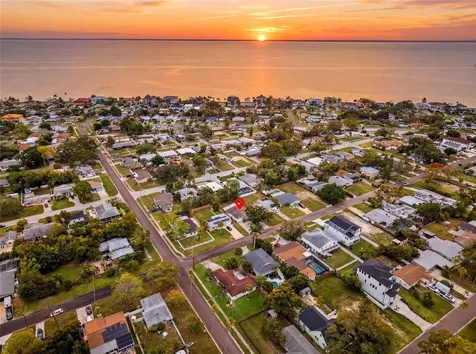 4027 Huntington Street NE St Petersburg FL 33703