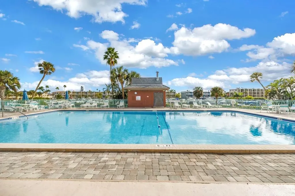 1 Key Capri Treasure Island FL 33706