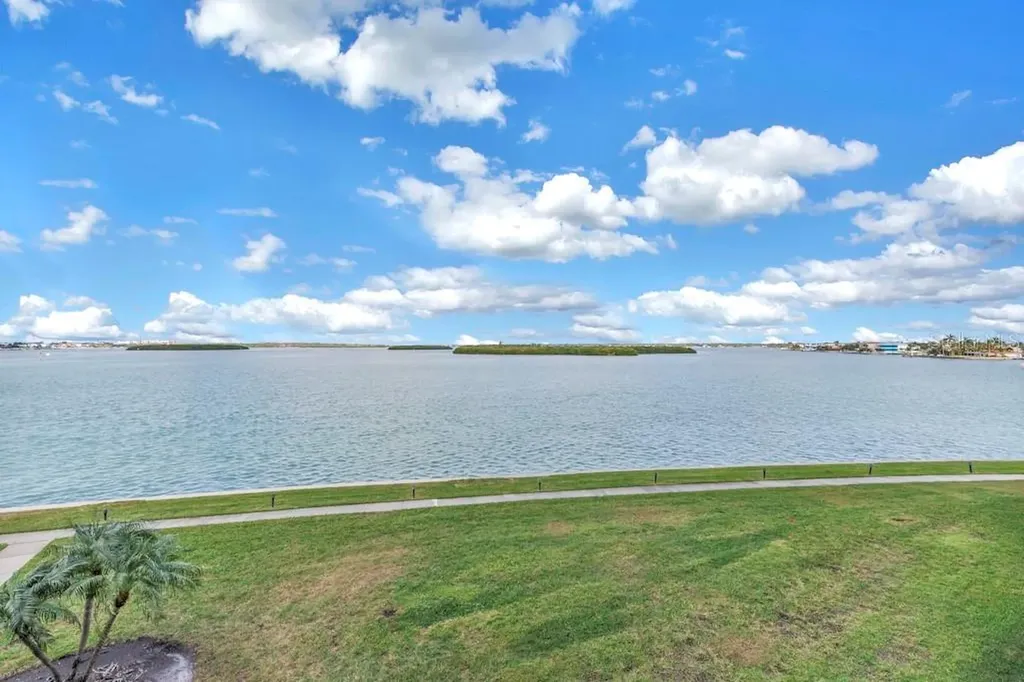 1 Key Capri Treasure Island FL 33706