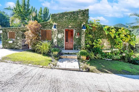 Sr 310 Km 0.8 Las Quebradas, Hacienda Tres Casitas Cabo Rojo PR 00623