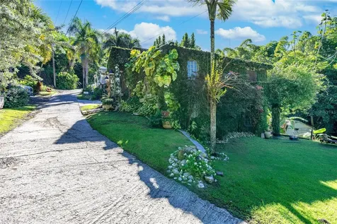 Sr 310 Km 0.8 Las Quebradas, Hacienda Tres Casitas Cabo Rojo PR 00623