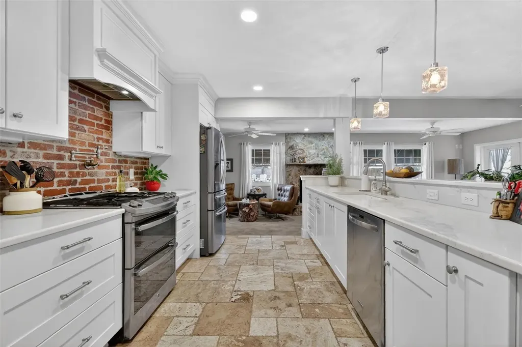 414 W 12th Avenue Mount Dora FL 32757