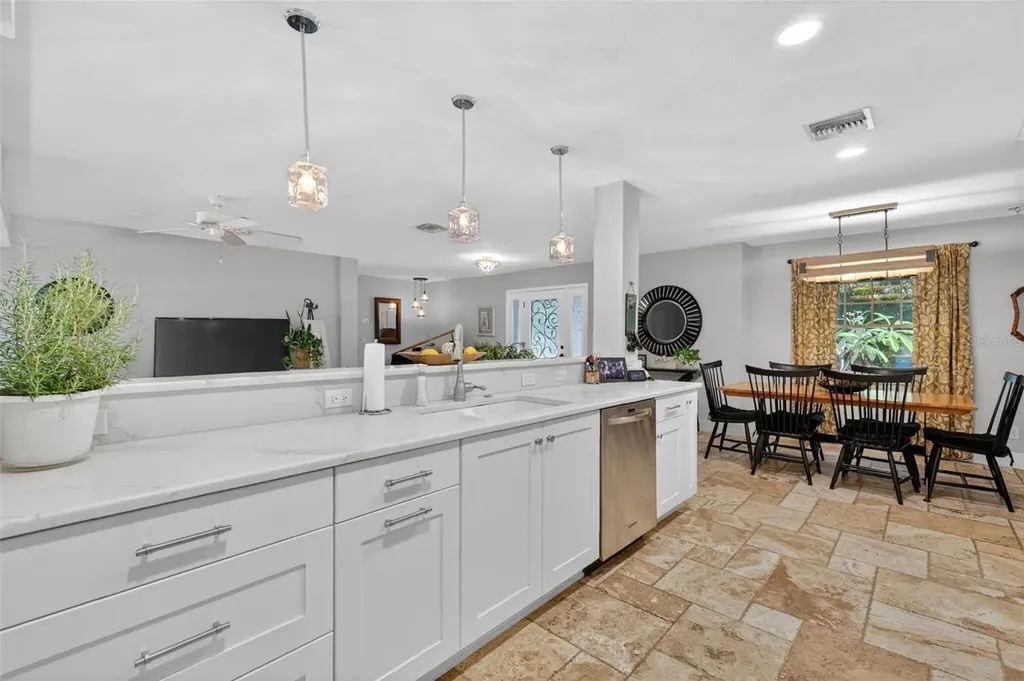 414 W 12th Avenue Mount Dora FL 32757