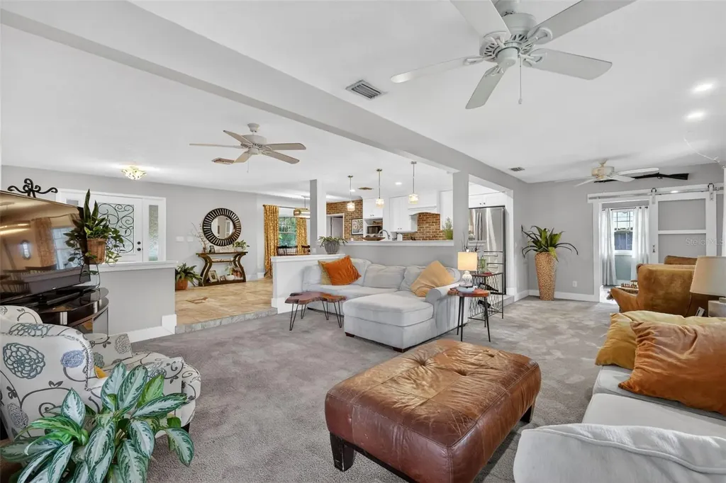 414 W 12th Avenue Mount Dora FL 32757