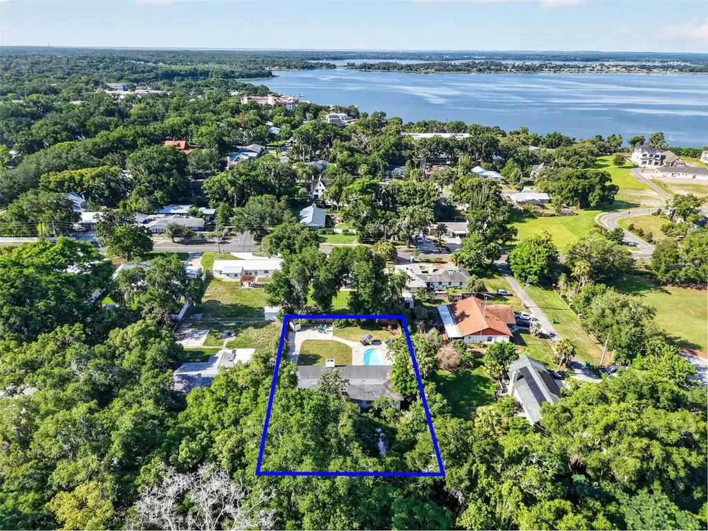 414 W 12th Avenue Mount Dora FL 32757