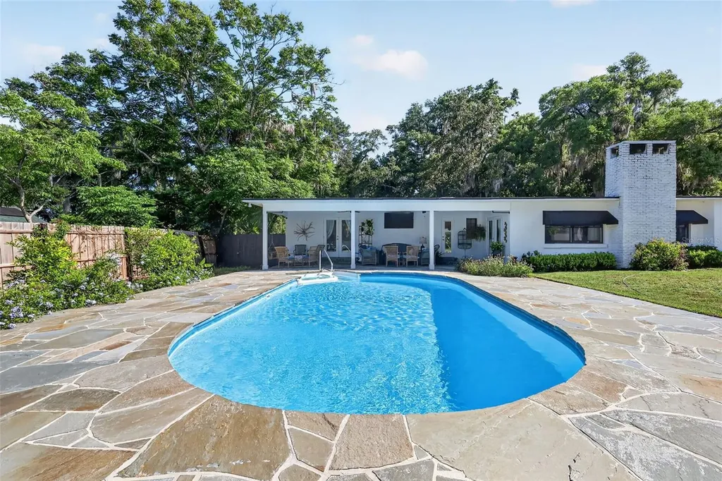 414 W 12th Avenue Mount Dora FL 32757