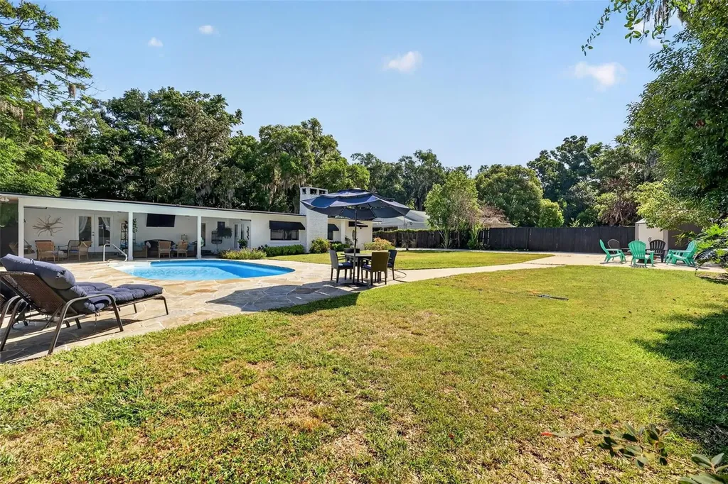 414 W 12th Avenue Mount Dora FL 32757