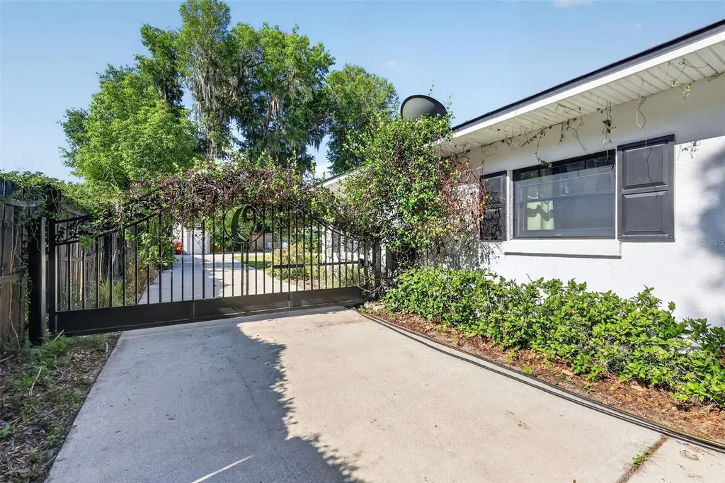 414 W 12th Avenue Mount Dora FL 32757