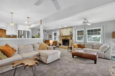 414 W 12th Avenue Mount Dora FL 32757
