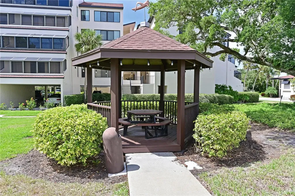 6287 Midnight Pass Road Sarasota FL 34242