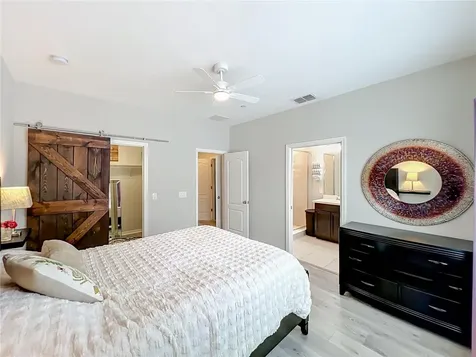 736 Catalonia Cove Oviedo FL 32765