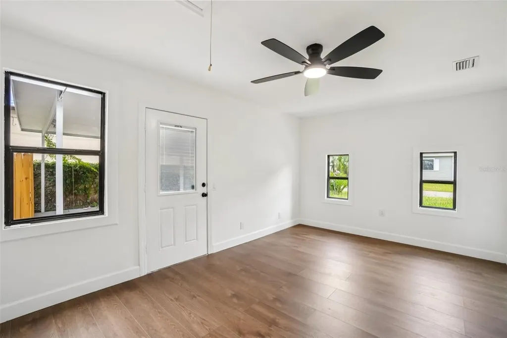 3710 W Griflow Street Tampa FL 33629