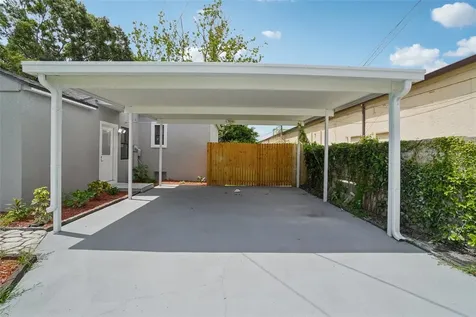 3710 W Griflow Street Tampa FL 33629