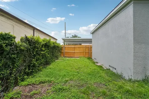 3710 W Griflow Street Tampa FL 33629