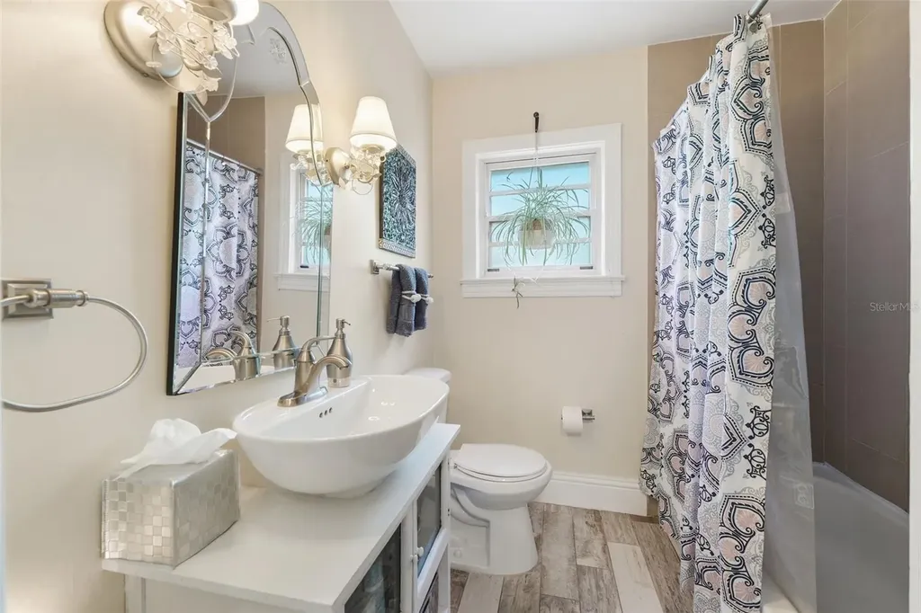 1642 Hillcrest Street Orlando FL 32803