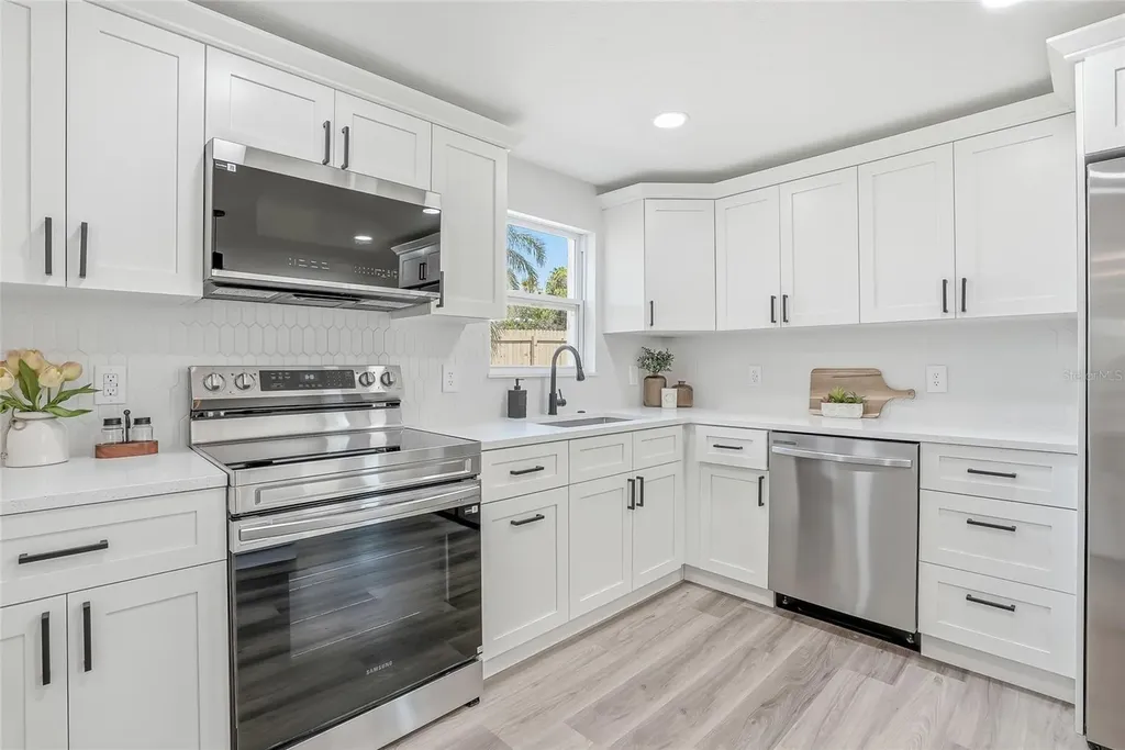 1004 Idlebriar Way Tarpon Springs FL 34689