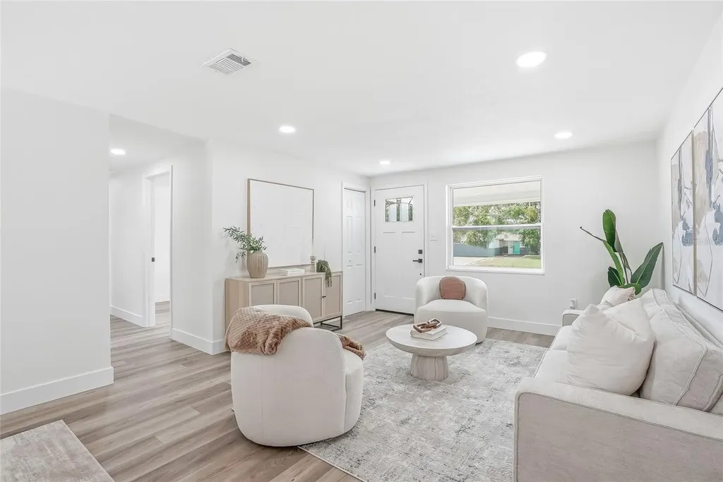 1004 Idlebriar Way Tarpon Springs FL 34689