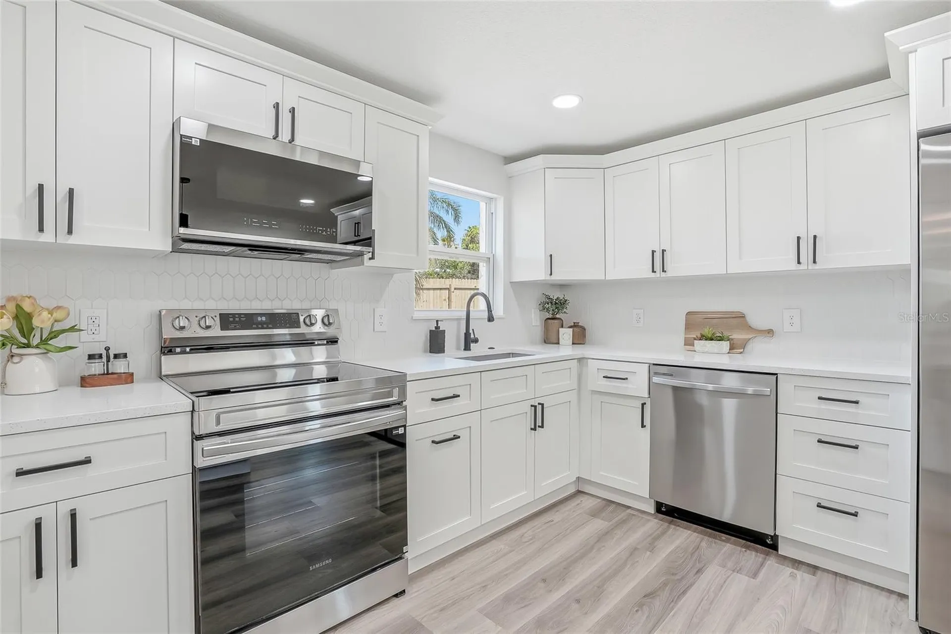 1004 Idlebriar Way Tarpon Springs FL 34689