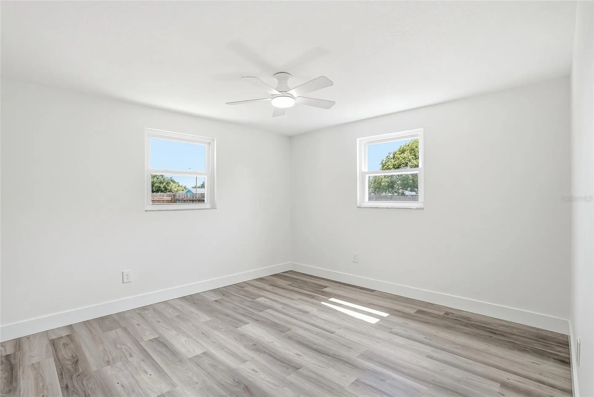 1004 Idlebriar Way Tarpon Springs FL 34689