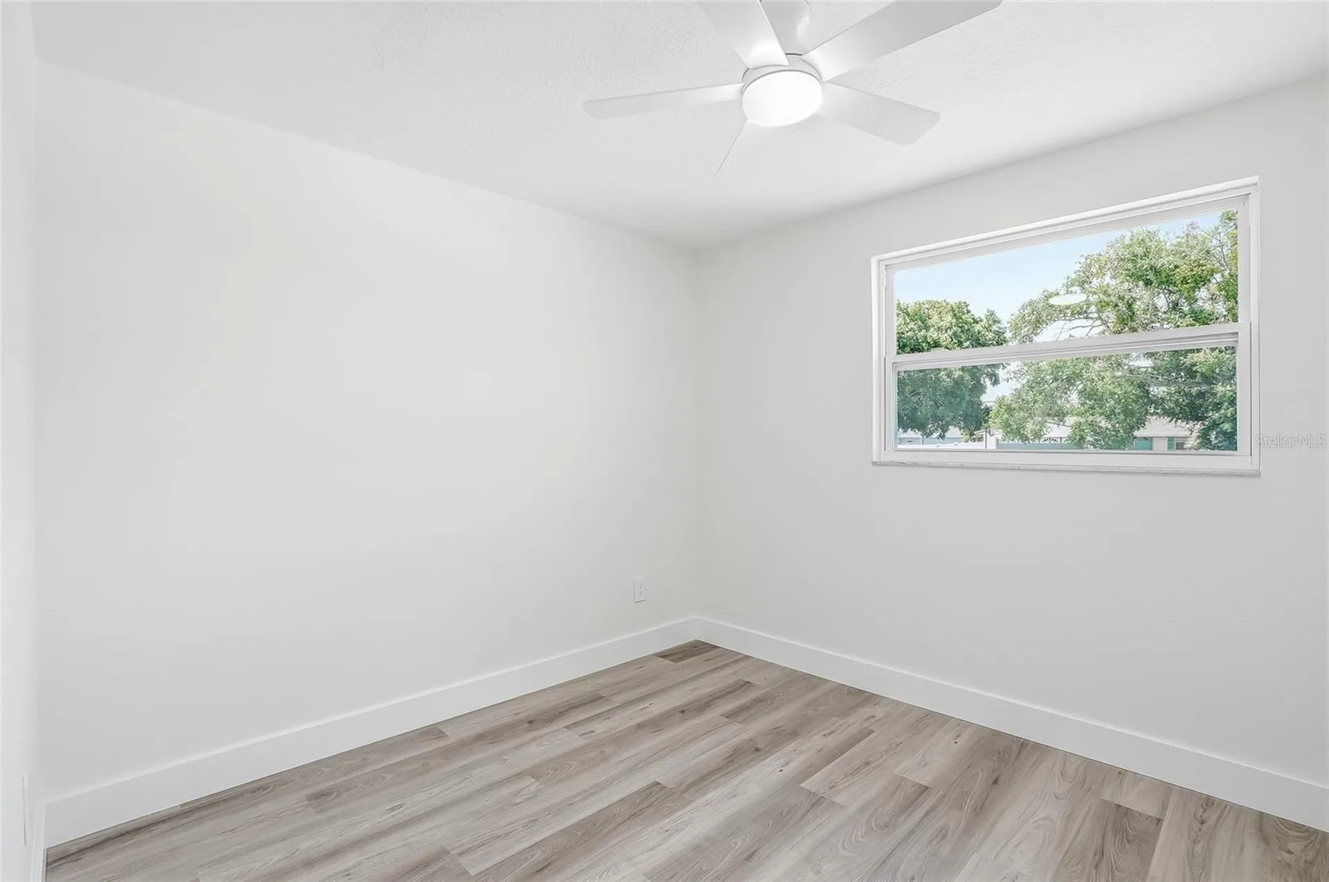 1004 Idlebriar Way Tarpon Springs FL 34689
