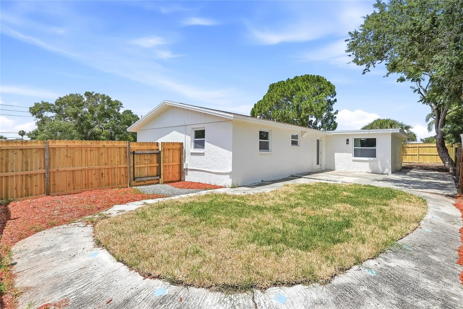 1004 Idlebriar Way Tarpon Springs FL 34689