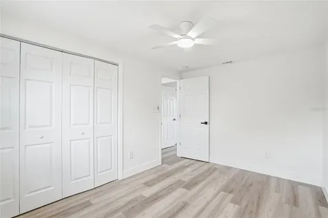 1004 Idlebriar Way Tarpon Springs FL 34689