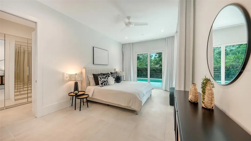 2138 Hawthorne Street Sarasota FL 34239