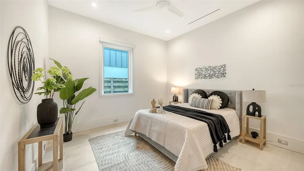 2138 Hawthorne Street Sarasota FL 34239