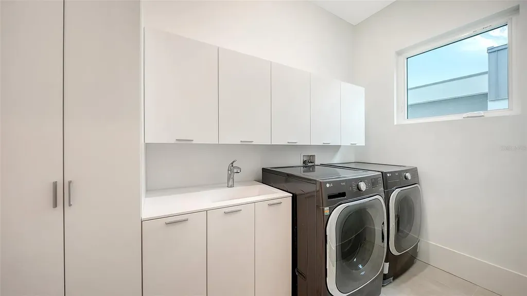 2138 Hawthorne Street Sarasota FL 34239