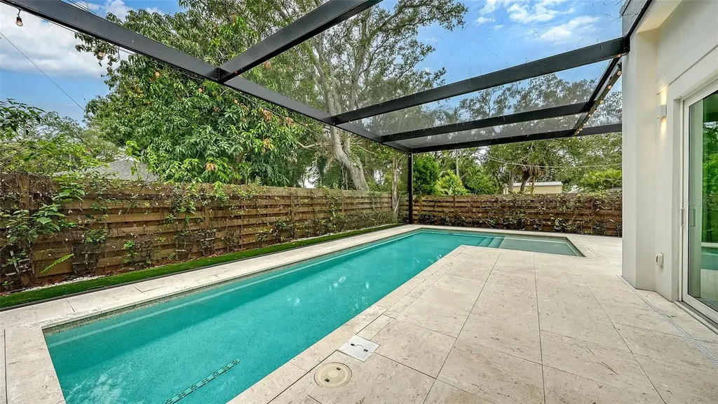 2138 Hawthorne Street Sarasota FL 34239