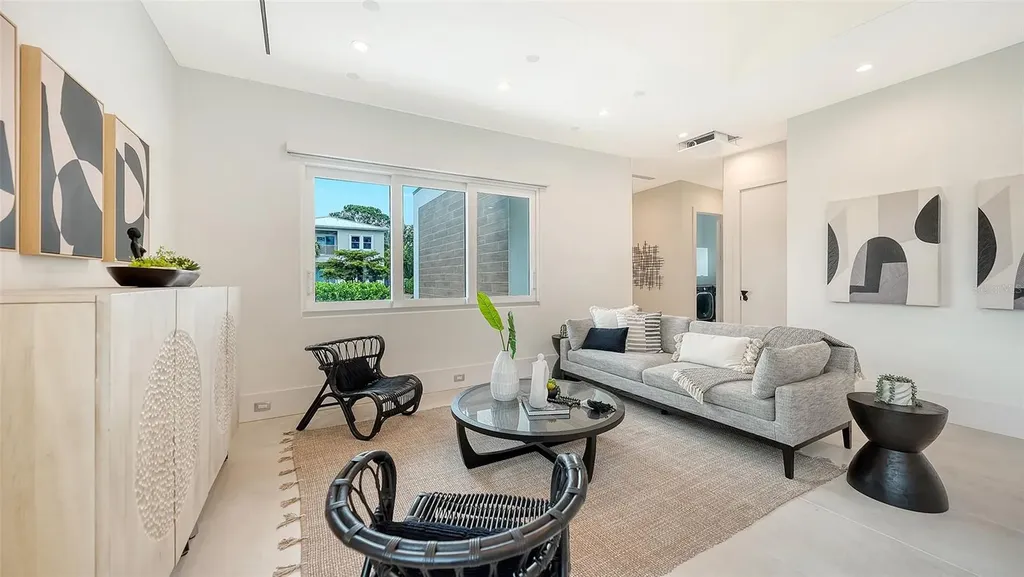 2138 Hawthorne Street Sarasota FL 34239
