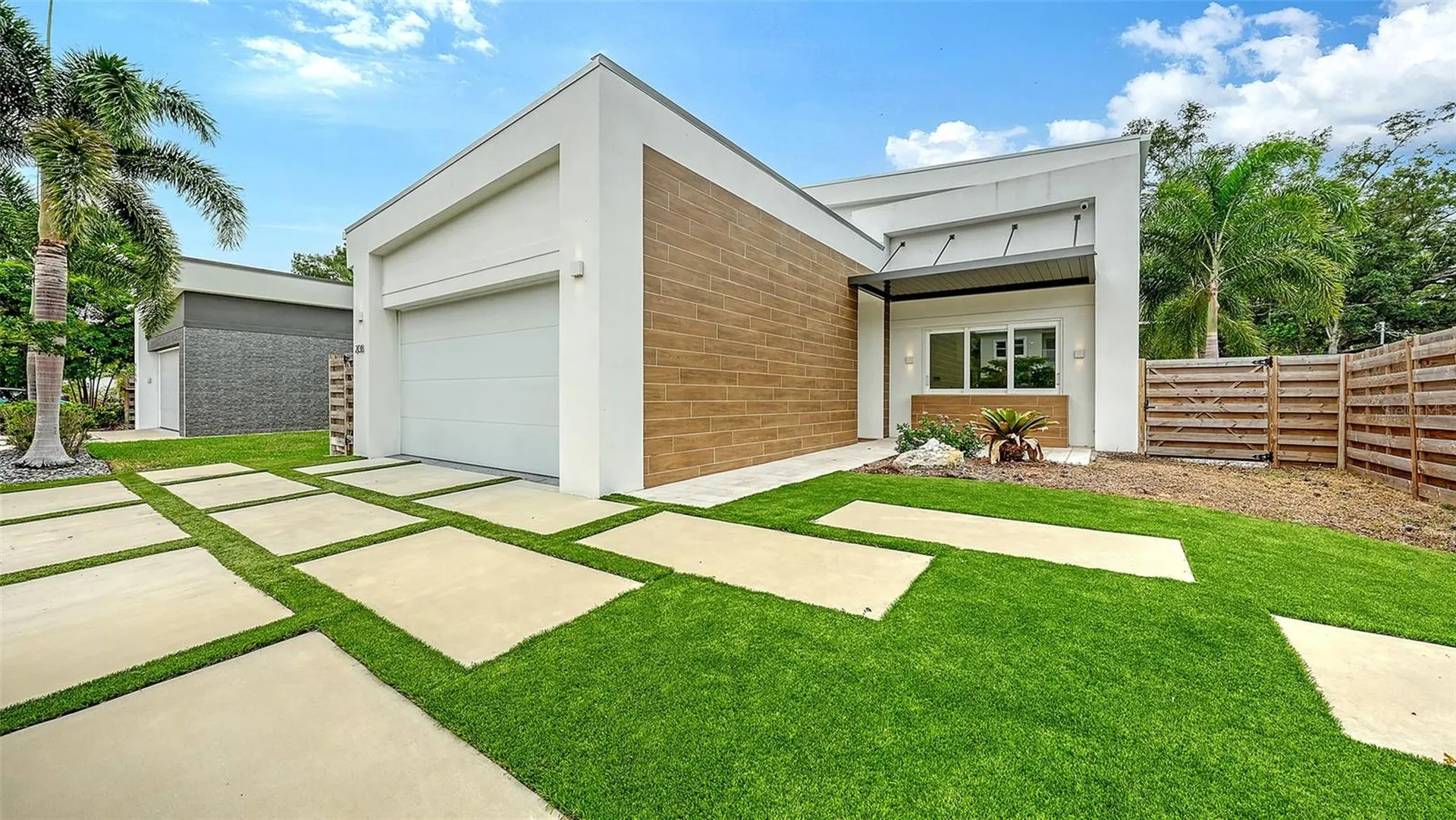 2138 Hawthorne Street Sarasota FL 34239