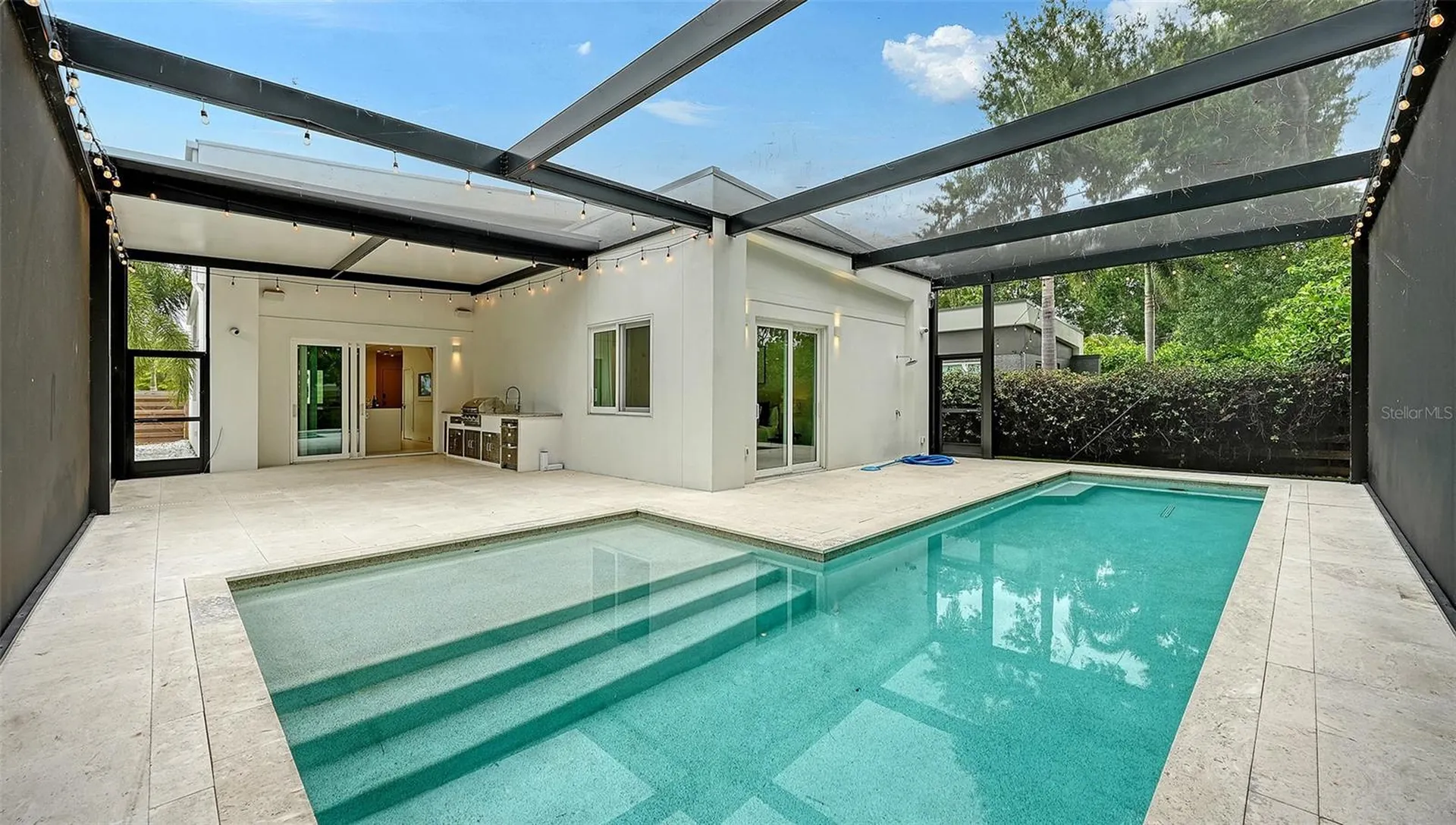 2138 Hawthorne Street Sarasota FL 34239