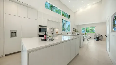 2138 Hawthorne Street Sarasota FL 34239