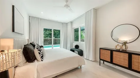 2138 Hawthorne Street Sarasota FL 34239