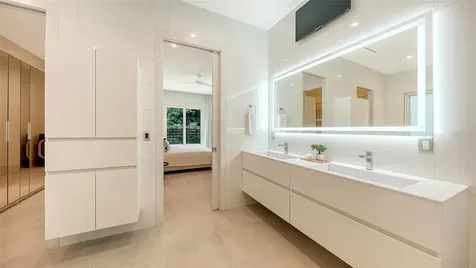 2138 Hawthorne Street Sarasota FL 34239