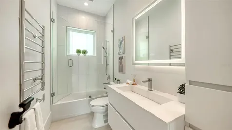 2138 Hawthorne Street Sarasota FL 34239