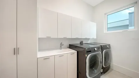 2138 Hawthorne Street Sarasota FL 34239