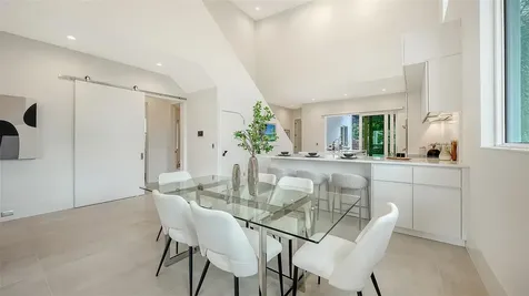 2138 Hawthorne Street Sarasota FL 34239