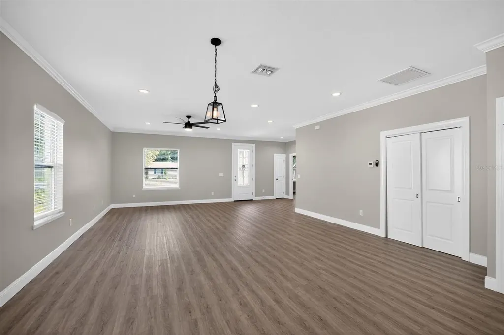 7977 49th Avenue N St Petersburg FL 33709
