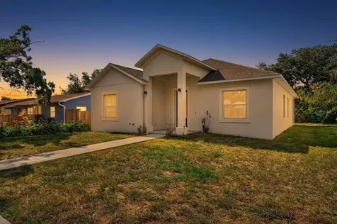 7977 49th Avenue N St Petersburg FL 33709